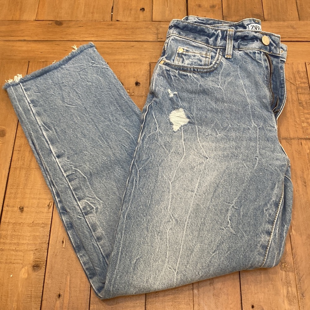 Zara Striaght Leg Jeans Size 2